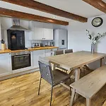 Host & Stay - Caedmon House